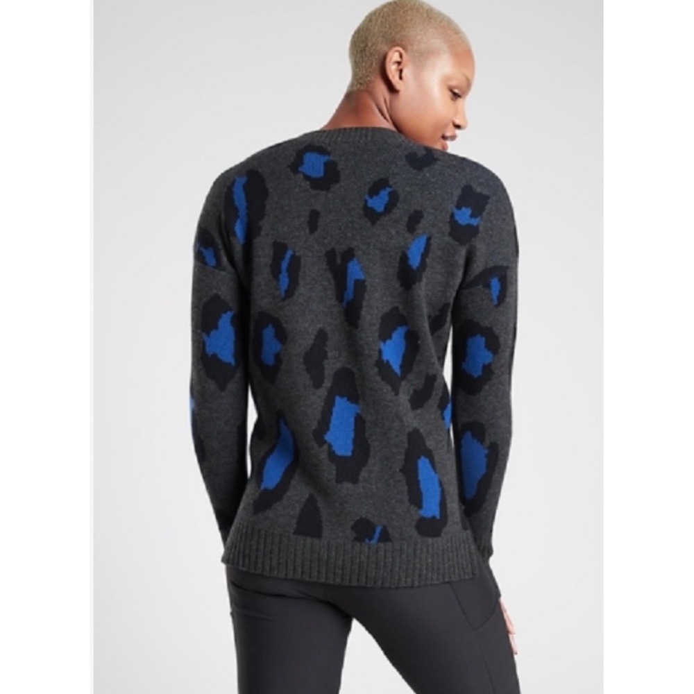 Athleta Wool Cashmere Leopard Print Sweater Grey Blue Crew Neck 511408 Small